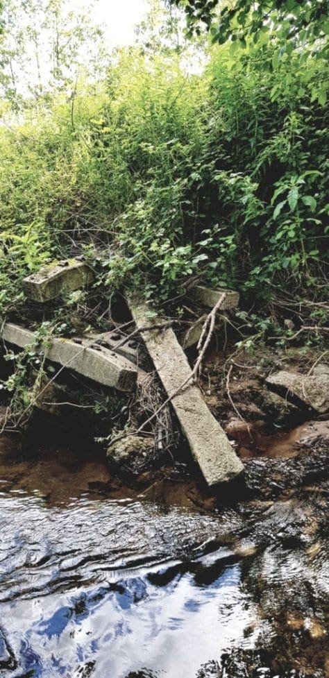 VSE9J8u0RU 2Phz 0AV3yQ